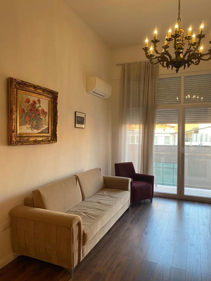Ambassador Tirana Apartment Buitenkant foto