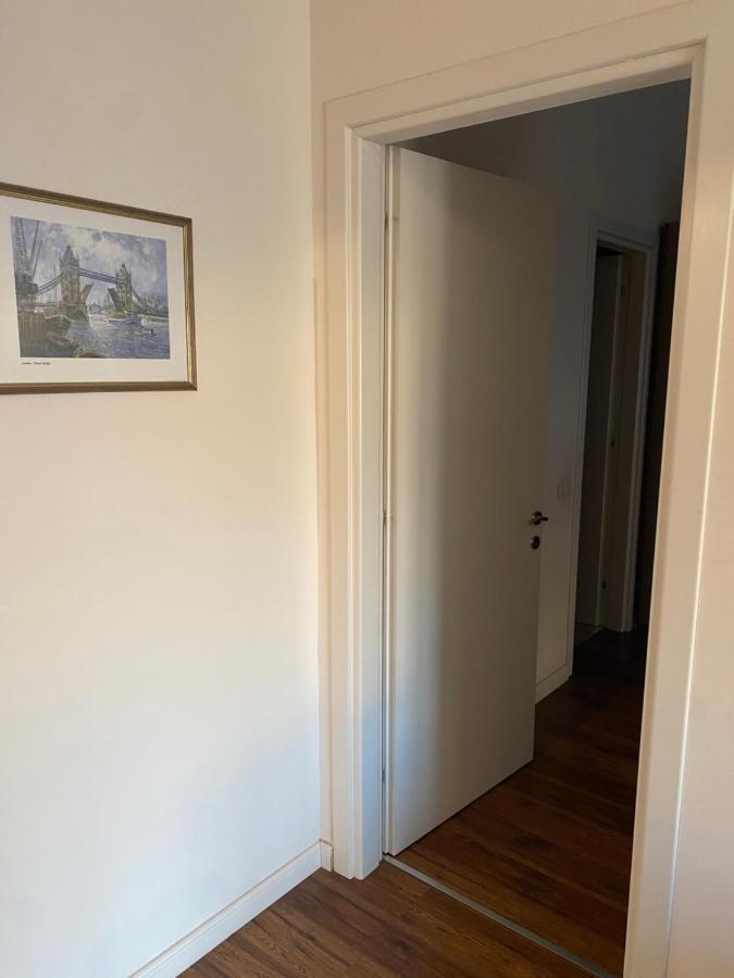 Ambassador Tirana Apartment Buitenkant foto