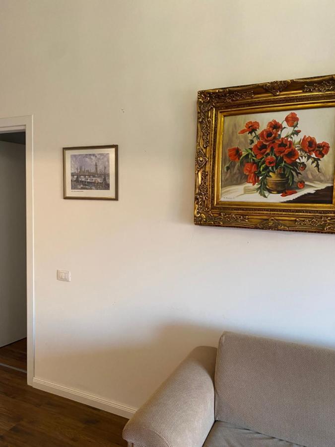Ambassador Tirana Apartment Buitenkant foto