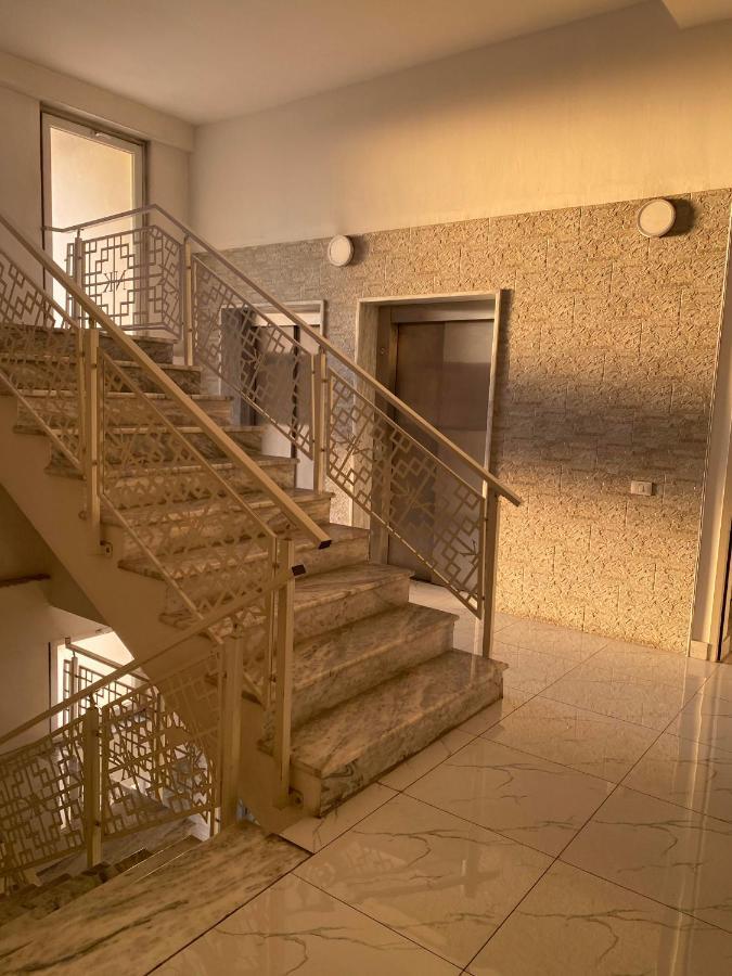 Ambassador Tirana Apartment Buitenkant foto