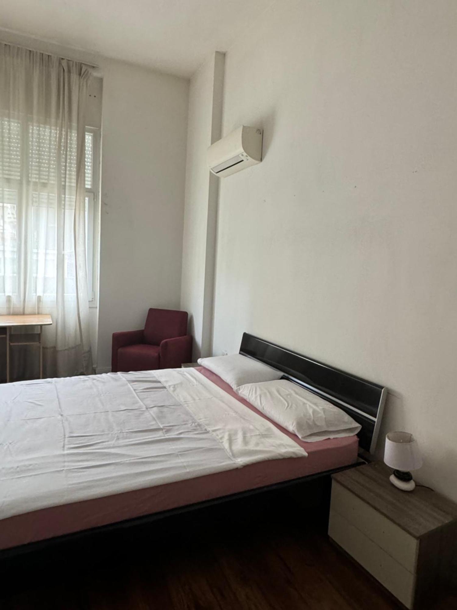Ambassador Tirana Apartment Buitenkant foto