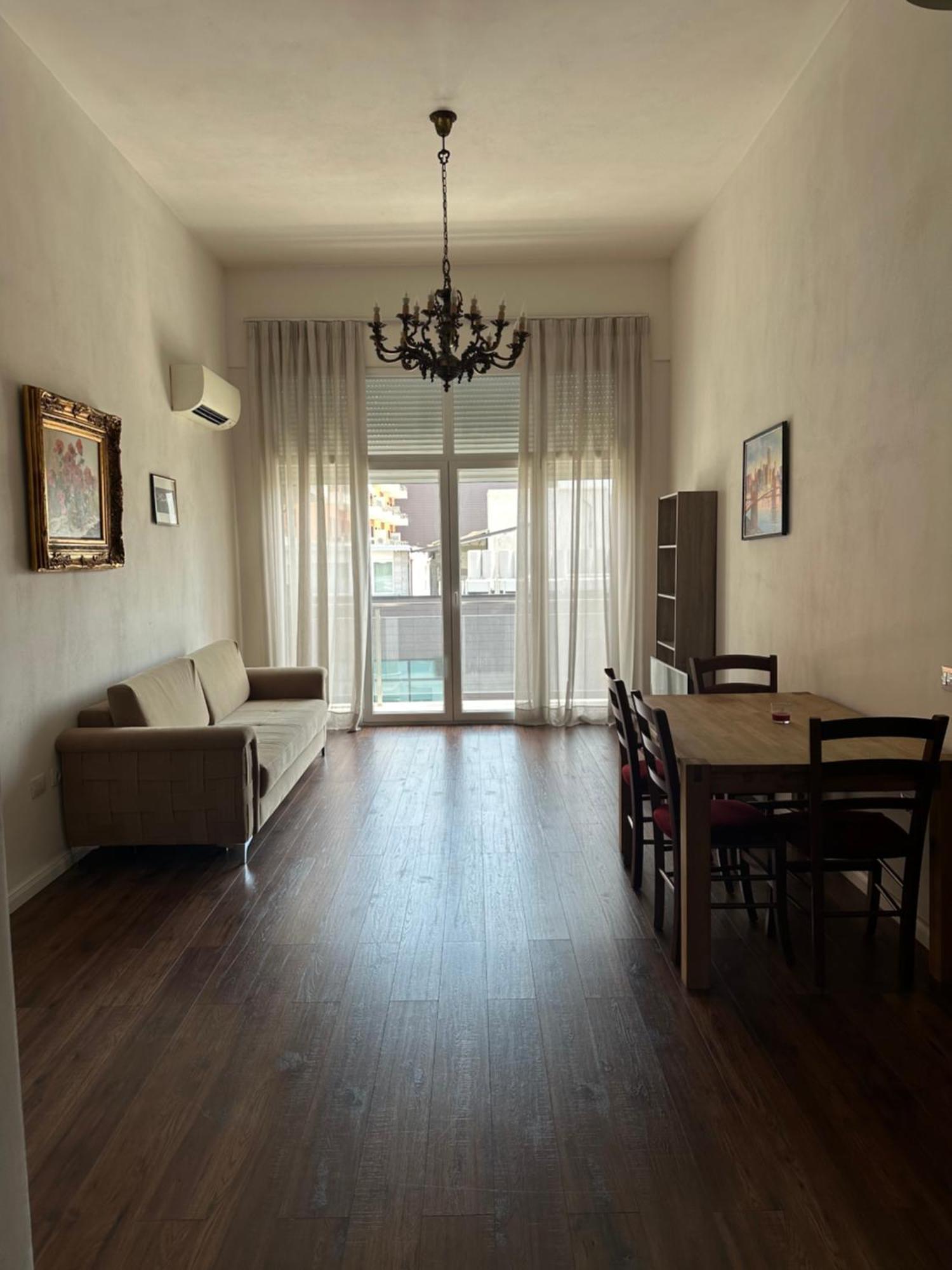 Ambassador Tirana Apartment Buitenkant foto